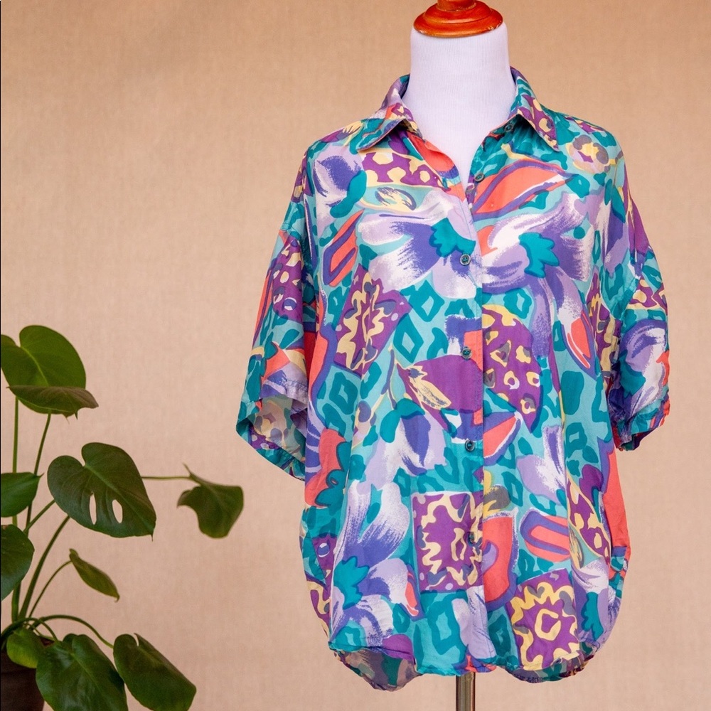 Vintage silk abstract short sleeve button down - Picture 1 of 3
